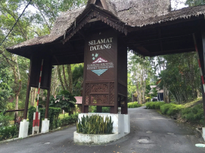 Kampung Tok Senik Hotel