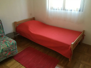 Vanesa - 50m From the sea - H