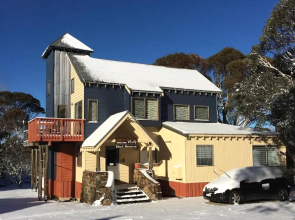 Cloud 9 Alpine Lodge