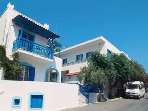 Barbouni Hotel & Studios