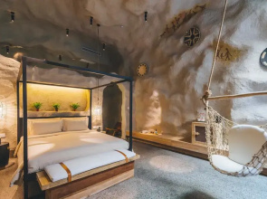 Atour Hotel Houma Xintian Square