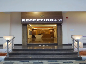 Hotel Suryaa Grand