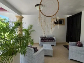 Spacious Private Villa Meters From the Beach