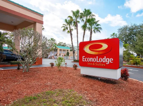 Ramada Limited Clearwater Hotel and Suites