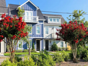 Barbara & Linda by Avantstay Stylish 2 Home Buyout in Heart of Nashville