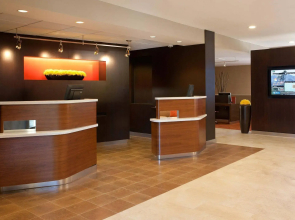 Courtyard By Marriott Palm Springs