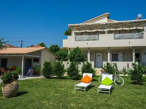 Tesys Studios & Apartments