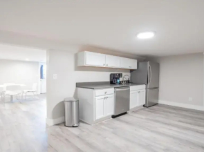 Park Place with space, 10 minutes to Ark