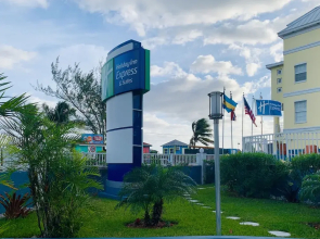 Holiday Inn Express and Suites Nassau