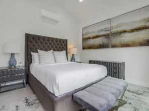 Villa Califa - Resort-style Living w/ Private Pool, Spa & Theater