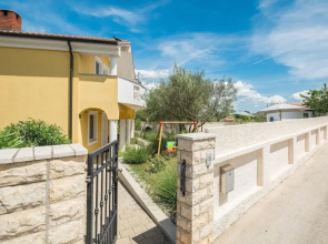Stunning Home in Buje With Wifi and 2 Bedrooms