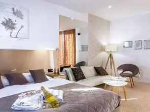 Plaza La Rooms