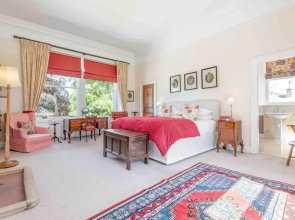 Charming 7-bed Estate House Near Gleneagles