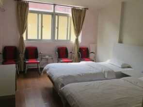 Huazhi Business Hotel