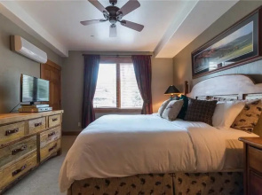 2211 Timberline Lodge, Trappeur's Crossing Apartment 1