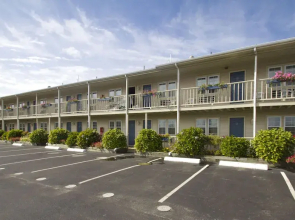 Pier 7 Condominiums