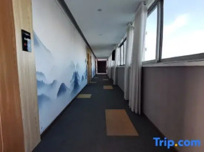Junyi Hotel (Gucheng Railway Station Sanhuan Cheqiao Industrial Park)