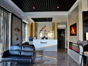 Fly And Stay Airport Hotel