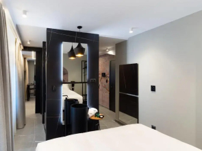 Mauro Suites