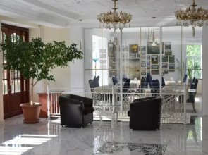 Silk Road Lodge