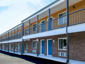 Red Roof Inn & Suites Swansea