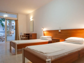 Coliseum Studios & Apartments