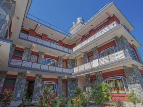 OYO 227 Hotel Moonstone Inn