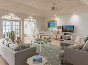 Old Trees 7 - Bella Vista by Blue Sky Luxury