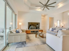1/2 Mi to Beach: Poolside Oasis on Marco Island!