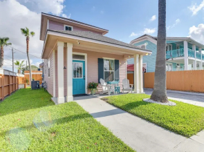 Walk to Beach: Colorful Home w/ Patio in Galveston