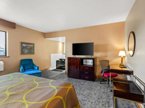 Super 8 by Wyndham Uniontown PA