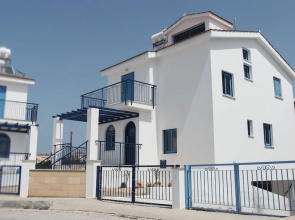 Anatoli 3BR Holiday Home 800m from the Beach