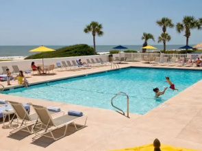 Oceanside Inn and Suites