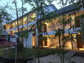 Floral Hotel Dali Luchun Garden