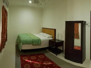 Mri Homestay Sg Buloh - 3 Br House Ground Floor With Centralised Private Pool