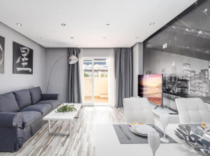 Trendy Apt. Puerto Banús (Free Parking & Pool) - RDR208