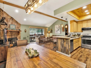 Woodland Retreat #2548