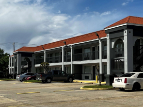 Super 8 by Wyndham Slidell