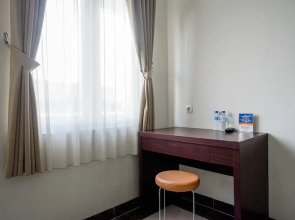 Reddoorz Plus @ Jakal Bawah 3