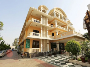 OYO 13564 Near Prem Mandir