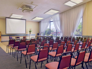 Days Hotel - Thunderbird Beach Resort