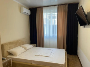 Guest House on Druzhby 1