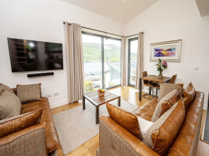 12 Loch View PF Kenmore