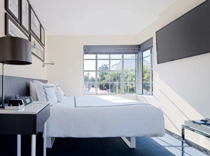 Gale South Beach, Curio Collection by Hilton