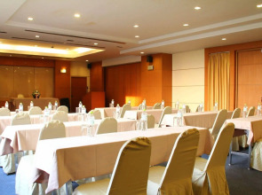 Mike Beach Resort Pattaya - SHA