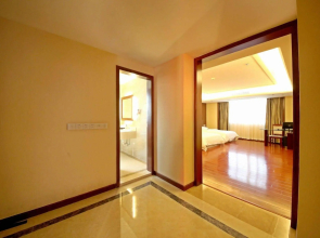 Xinlongcheng Hotel