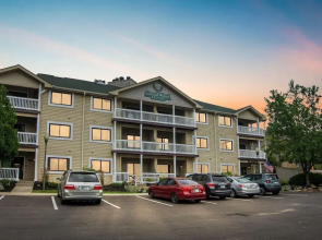 2nd Floor Front Side Suite - 203 by Grand Wood Suites
