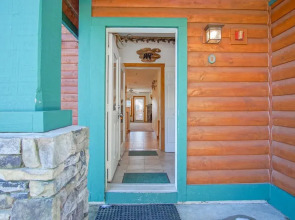 Camp 4 #2: 2 Bedrooms, 2.5 Baths: Slope Side, Gas Fireplace