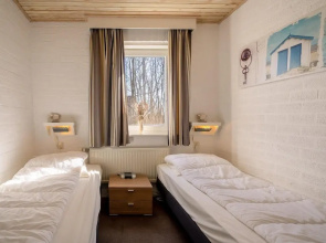 Charming Detached Bungalow for 4 People