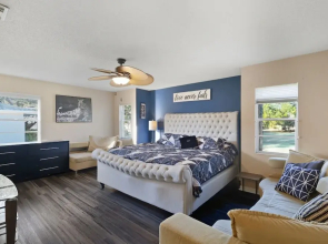 The Lake Home - Beautiful Oasis In The Heart Of Florida! 2 Bedroom Home by RedAwning